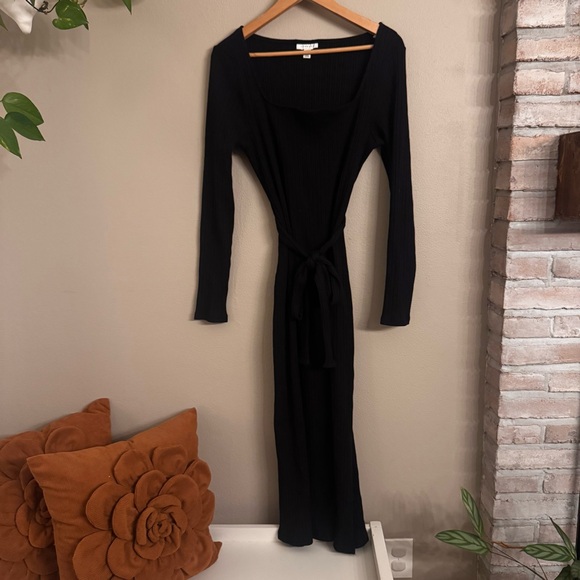 TOPSHOP Ribbed Midi Dress - Picture 2 of 6